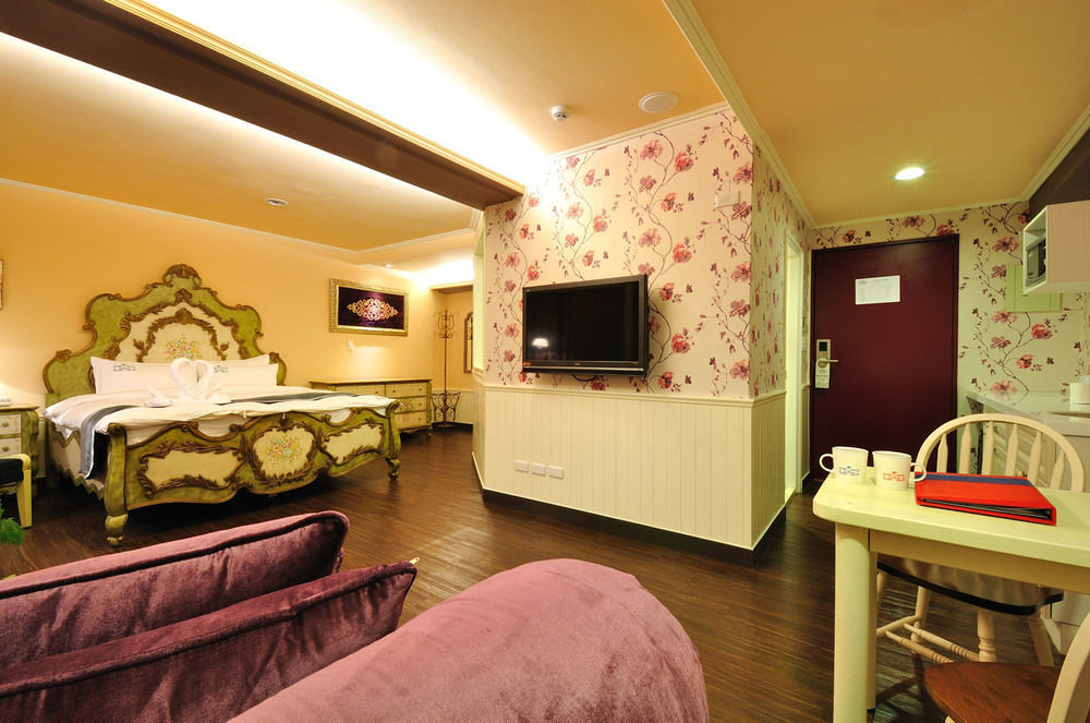 Elizabeth Hotel Taizhong Zewnętrze zdjęcie