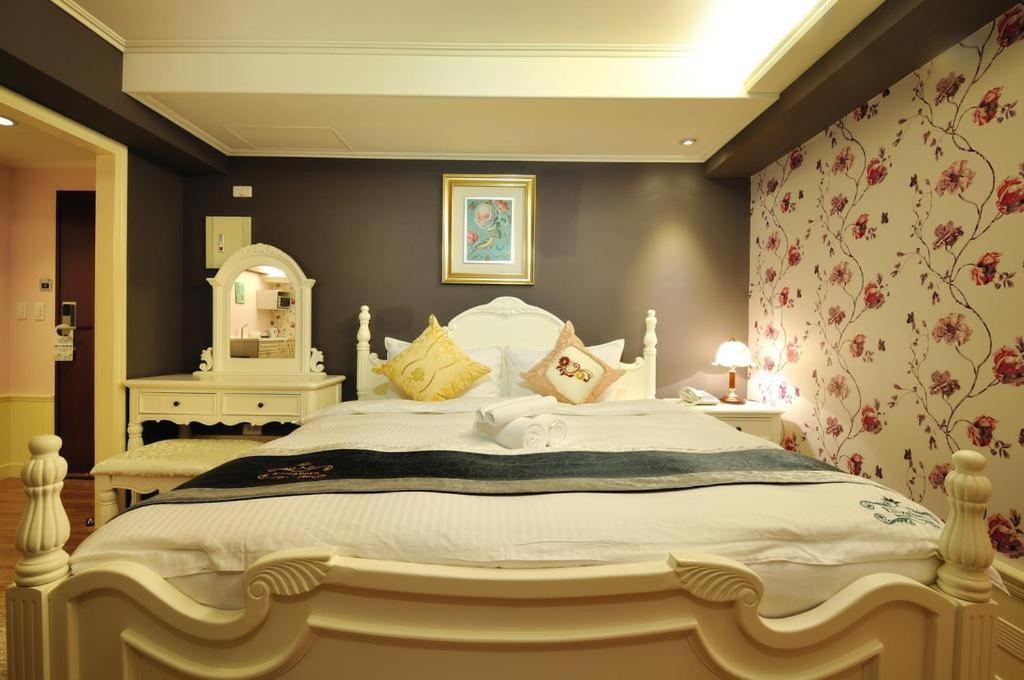 Elizabeth Hotel Taizhong Zewnętrze zdjęcie